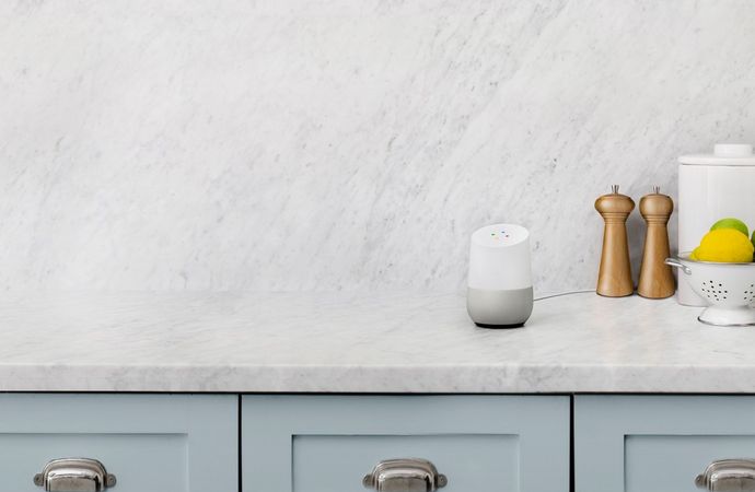 Google Home — голосовой ассистент для управления «умным» домом