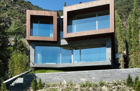 Компания GCA Architects спроектировала дом с прекрасным видом в Андорре