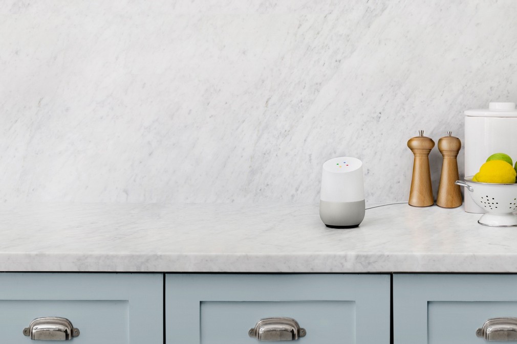 Google Home — голосовой ассистент для управления «умным» домом