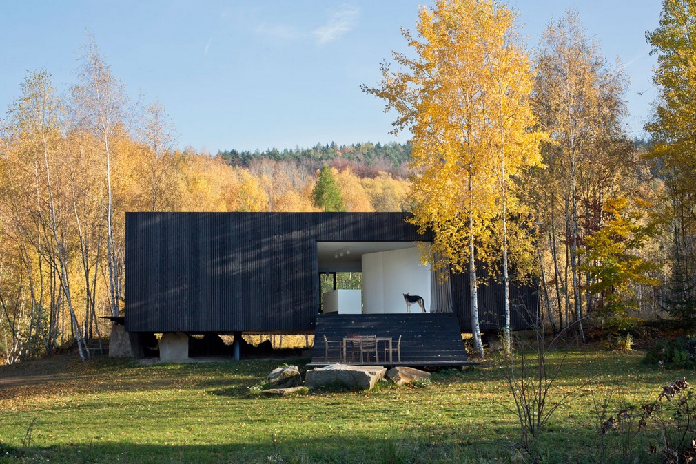 Минималистский дом в лесах Чехии